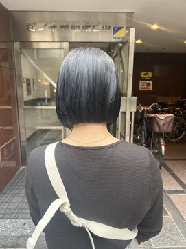 キュリオ(CURIO) ショートボブ×ブルーブラック