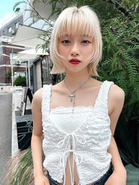 ロイド(Lloyd) 【Lloyd】大宮 ホワイトブロンド×くびれボブ