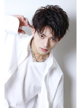 リップス レイ ギンザ(LIPPS Ray GINZA) ツーブロックコンマバングスパイラルツイストパーマ