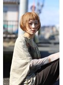 ベージュ×レイヤーボブ