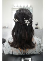 レーヌ(REINE)&nbsp;ゆるふわハーフアップ