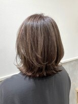 ロッカ(ROCCA)&nbsp;クラゲヘアー軽やかシルエットの外ハネミディ