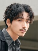 原宿メンズパーマスパイラルパーマセンターパートガイルヘア20代