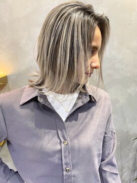 トルネード(TORNADO) 外国人風ハイライトバレイヤージュシャドウルーツ ホワイト T211