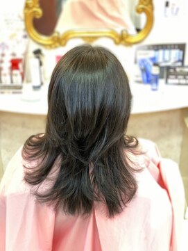 美容室 ティンカーベル ウルフカット