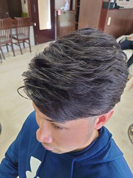 グルーマーズトウキョウ(GROOMER/S TOKYO) 【GROOMER/S 丸山】 ラフカール フェードカット スタイル