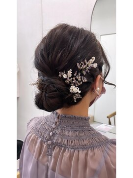 リル(re'll) 《花屋併設》シンプルシニヨン［酸性ストレート/ヘアセット]