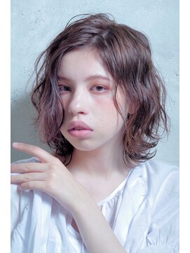 クシュ 所沢西口プロぺ通り(kusyu... ) デザインカラー×レイヤーカット×ウェットヘアオリーブベージュ