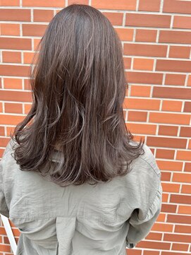 イイナヘアガレージ(117) 【117hairgarage】大人グレージュ_ウェーブミディ