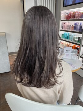 ベルフェミンキルン(Belle femin kilun) グレージュカラー