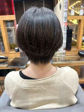 スタジオ アルファプラス 日暮里店(studio α+) ステップボーンカットカットボブショートハイライト白髪ぼかし