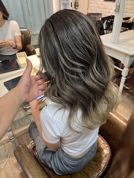 アフィナー 上大岡(Afinar) コントラストバレイヤージュ