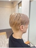 外国人風のブロンドヘア