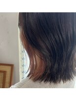 ジジ ヘアワークス(gigi hair works) インナーカラーボブ