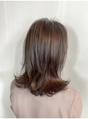 外ハネレイヤーミディ×柔らか艶ブラウン