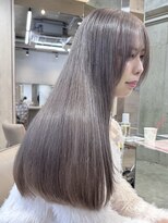 サンク 原宿 表参道(cinq) ハイトーンダブルカラーレイヤーカットミルクティーグレージュ