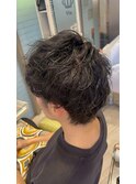 毛流れセンターパート無造作パーマツーブロック刈り上げ