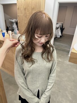 バド(bado) ベージュカラー/透明感カラー／レイヤーカット／髪質改善/本町