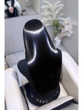 シア(Sia.) 髪に悩む日々から髪を誇れる日々へ【髪質改善・縮毛矯正】