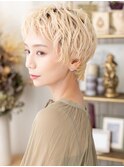 韓国風ハイトーンカラーオン眉ウルフマッシュショートパーマ20代