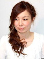 ルシュ(Leshu)&nbsp;編み込みを入れたアレンジスタイル