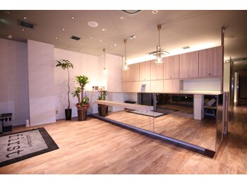 hair&make first 山形店【ファースト】