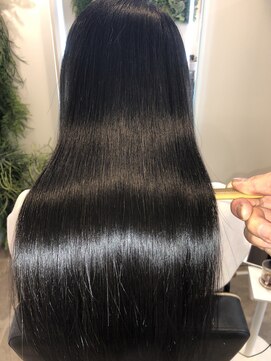 アールサロン アオヤマ(Rr SALON AOYAMA) サファイアミネコラストレート