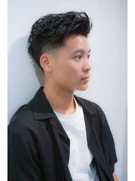 メリケンバーバーショップ コウベ(MERICAN BARBERSHOP KOBE) 七三オールバックツイストパーマかき上げヘアコンマヘア149