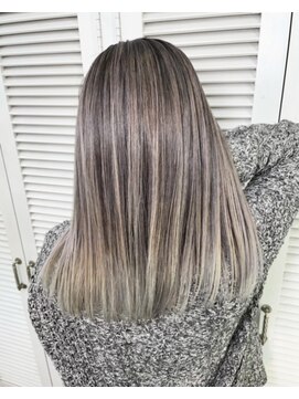 レフア(Lehua) エアータッチバレイヤージュ×ホワイトベージュ
