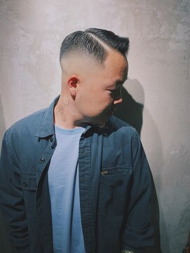 ダムディートウキョウ 北千住店(DAMDEE TOKYO) フェードカット/サイドグラデーション/シルバーカラー