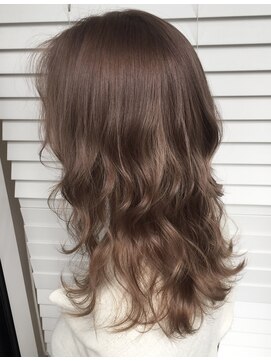 マギー(Magie+) マロンベージュ〇