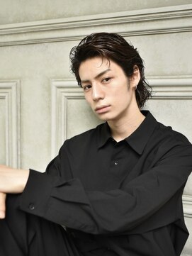 イントロバイフィーネ 渋谷(INTRO . by Fi-Ne) 【INTRO.】スーツ短髪束感モテる黒髪シークレットパーマ流行