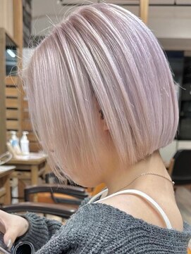 エリーツ(elyts) パールホワイトボブ/ケアブリーチ/渋谷/韓国/エクステ/ボブ