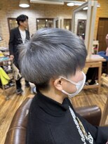 トータルビューティーサロン プリエ(prier) シルバー/フェザーショート/ホワイトブロンド/ブリーチデザイン