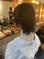 ビハインドザカーテン(BEHIND THE CURTAIN) ミディウルフレイヤーパーマ
