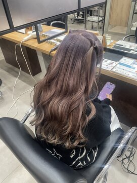 ブランシェ 名鉄小幡駅前店 モーブピンク