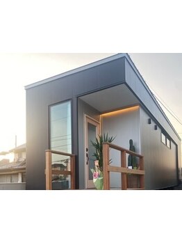 【メンズ専門】都会に負けないスタイリッシュ空間!徳島で希少!トレーラーハウス美容室《完全マンツーマン》