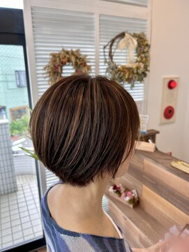 ミレナ(Milena) ショートボブ×ハイライト【辻堂/髪質改善/白髪ぼかし】