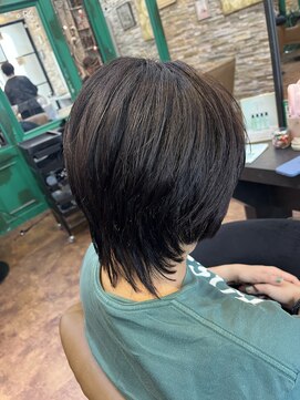 ヘアーラウンジ アンフィ 井土ヶ谷(Hair Lounge Anphi) ウルフショート