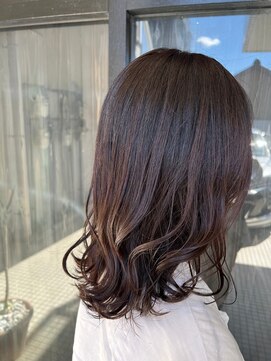 アイリス(IRIS) 大人シアーベージュミニウルフボブミディアムレイヤー