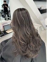 アライブ キチジョウジ(ALIVE Kichijoji) 白髪を活かすハイライトカラー