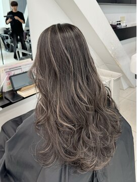 アライブ キチジョウジ(ALIVE Kichijoji) 白髪を活かすハイライトカラー