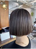 大人めハイライト×まとまりボブ