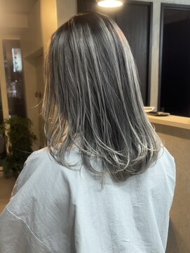 フォート(FORT) 春のトレンド!外国人風バレイヤージュとホワイトグレージュ