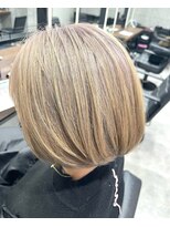 アコ(Aco)&nbsp;ミルキーベージュ/ショートボブ/白髪隠しブリーチ