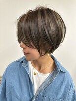 アマレット(Amaretto)&nbsp;【ツヤ感白髪ぼかしハイライト＊まとまるショートボブ】
