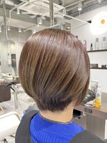アッシュ 武蔵新城店(Ash)&nbsp;新城明るい白髪染め白髪ぼかしハイライト 大人ショートボブ