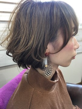 ダブル ヒッチ ヘア(W Hitch hair) ショートボブ
