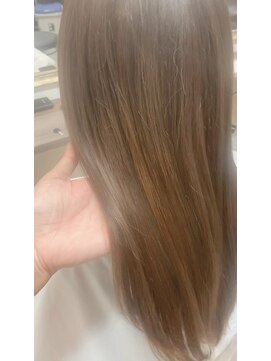 フュルスティン(FURSTIN) 人毛100%最高級レミー毛シールエクステ【表参道/原宿】