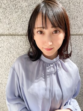 ソワリー 栄(THOiRY) THOiRY【女性らしい柔らかヘア】肩上でつくる外ハネミディ